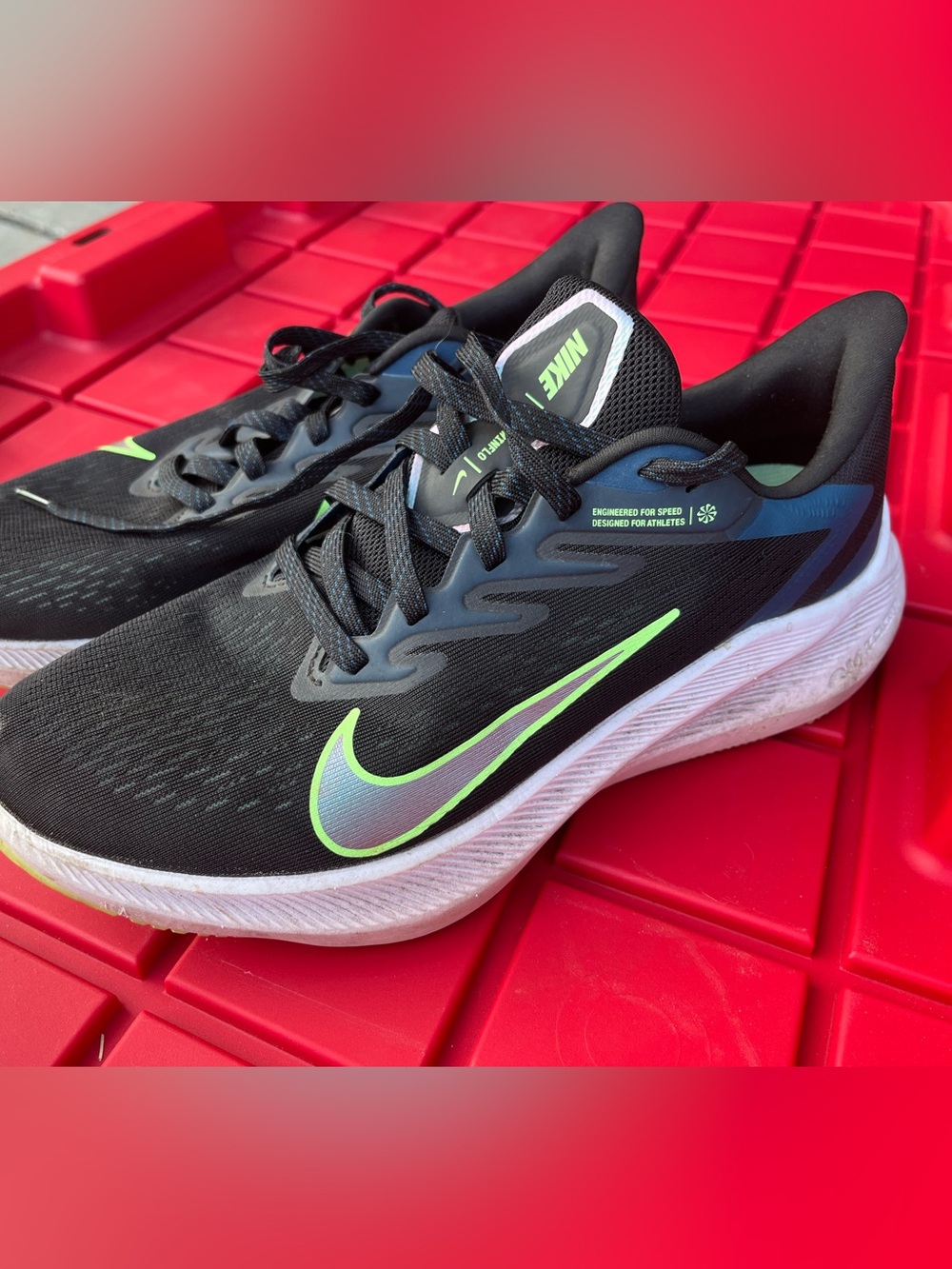 Nike Zoom Winflo Running Shoes Men’s 8, Women’s 9.5
